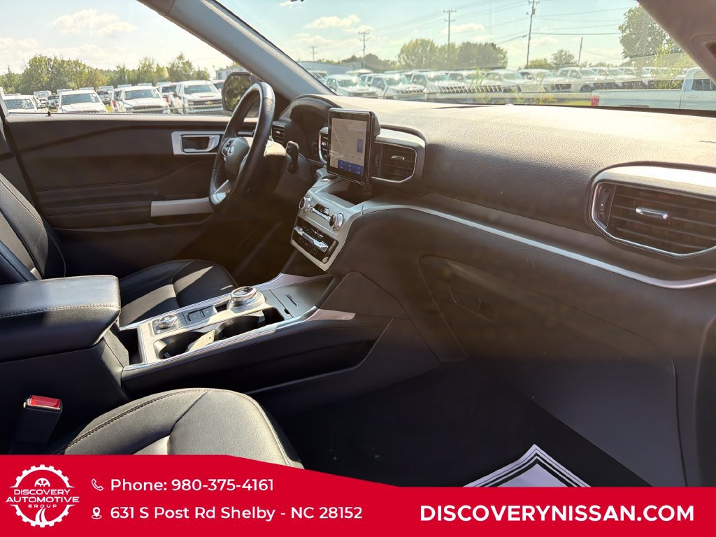 Used 2022 Ford Explorer XLT w/ Equipment Group 202A AWD/4WD image 37
