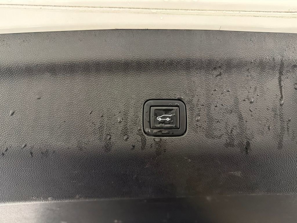 Used 2021 Chevrolet Tahoe Premier w/ Premium Package image 20