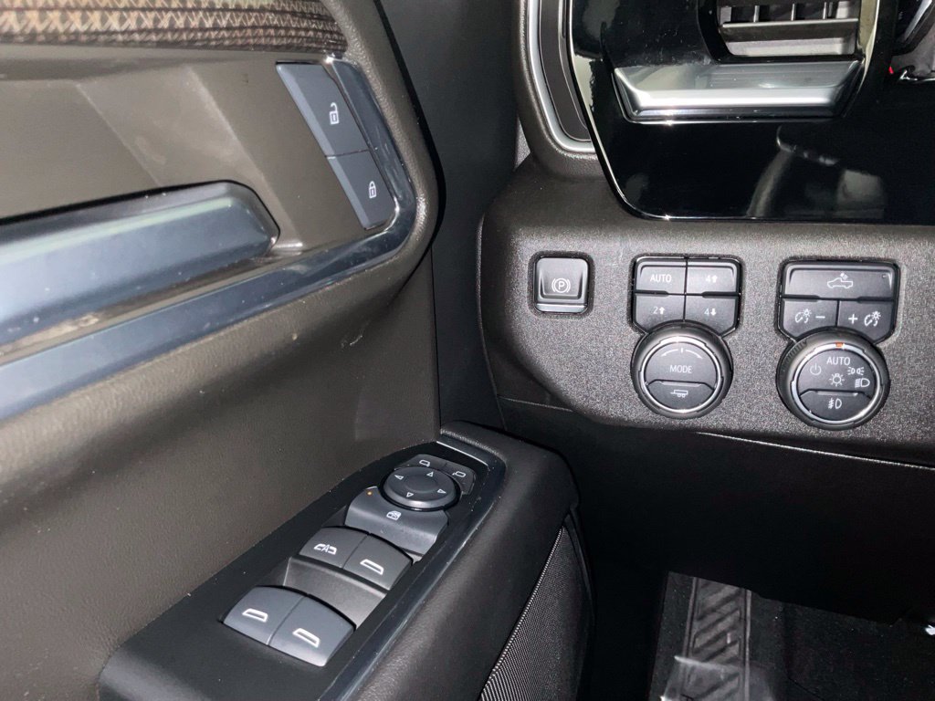 Used 2024 Chevrolet Silverado 1500 RST w/ Z71 Off-Road Package AWD/4WD image 20