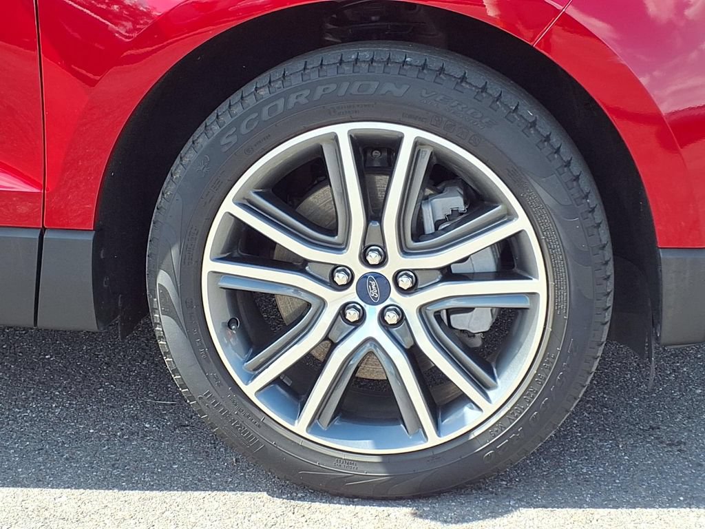 Used 2022 Ford Edge Titanium AWD/4WD image 9