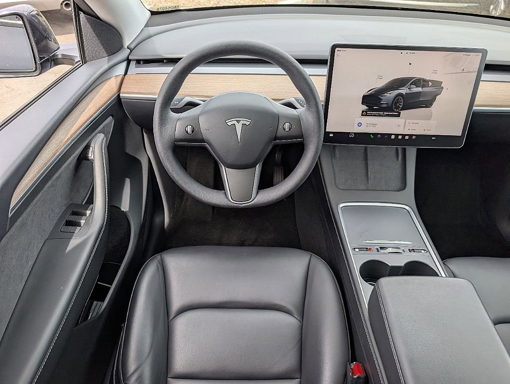 Used 2024 Tesla Model Y Long Range AWD/4WD image 23