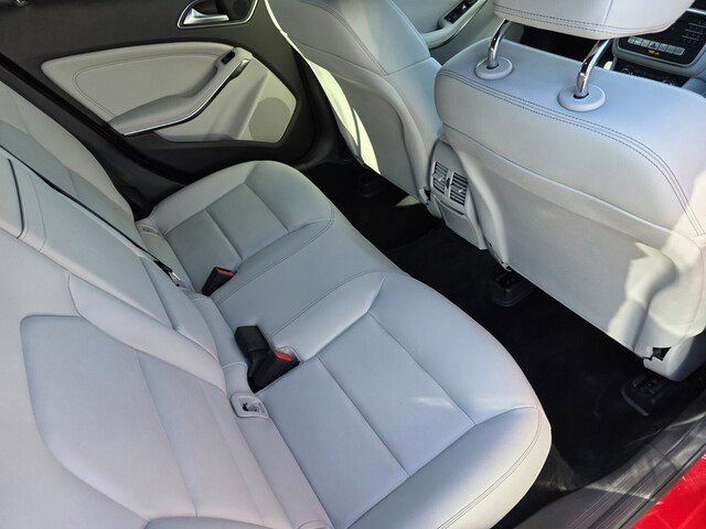 Used 2020 Mercedes-Benz GLA 250 image 30