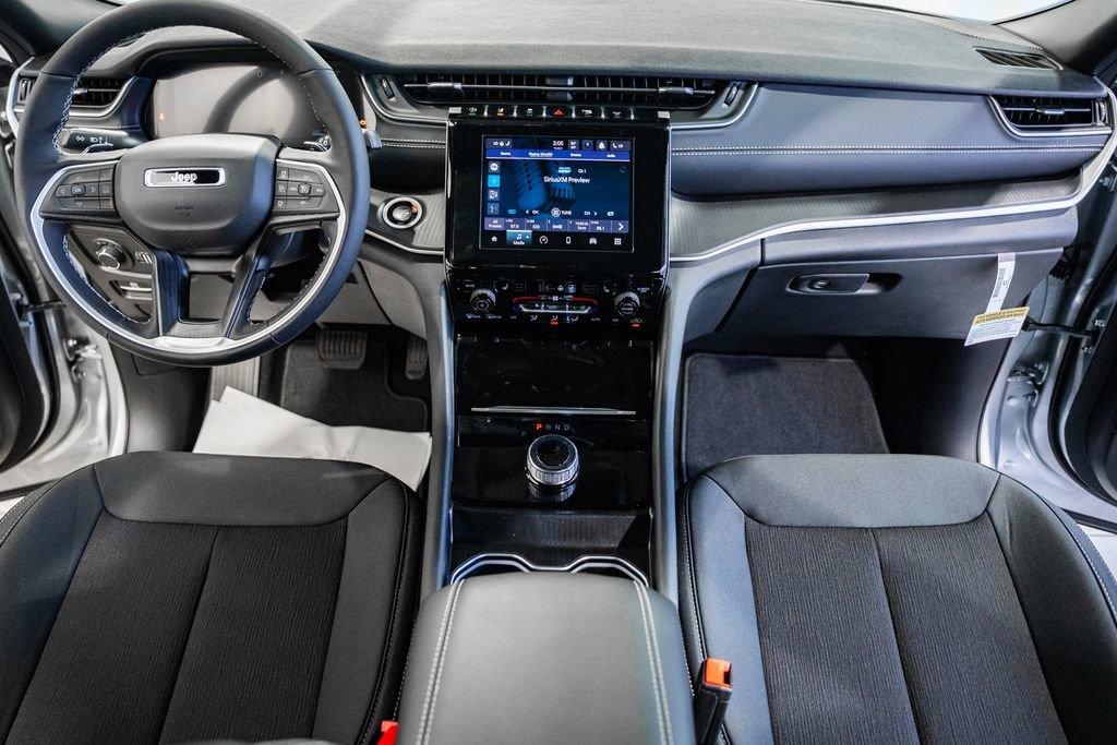 New 2025 Jeep Grand Cherokee L Laredo w/ Luxury Tech Group I image 19