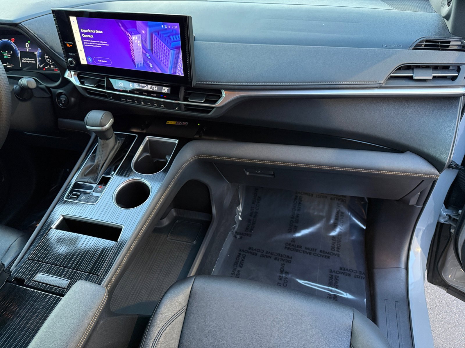 Used 2025 Toyota Sienna XLE Woodland Edition image 23