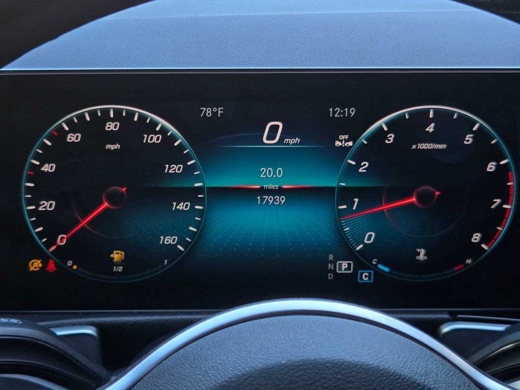 Used 2022 Mercedes-Benz GLB 250 image 27