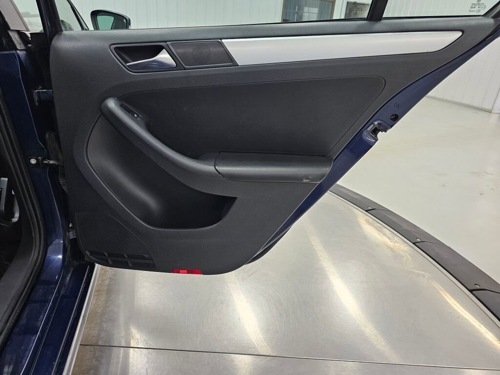 Used 2011 Volkswagen Jetta TDI image 34