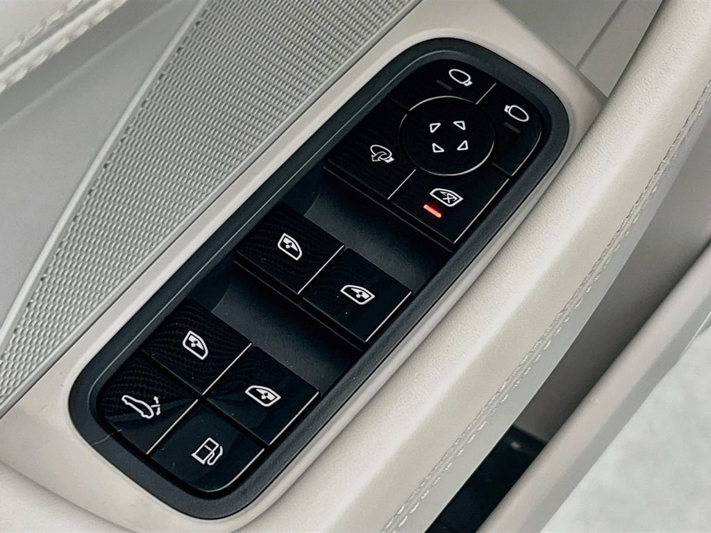 Used 2021 Porsche Panamera 4S AWD/4WD image 22