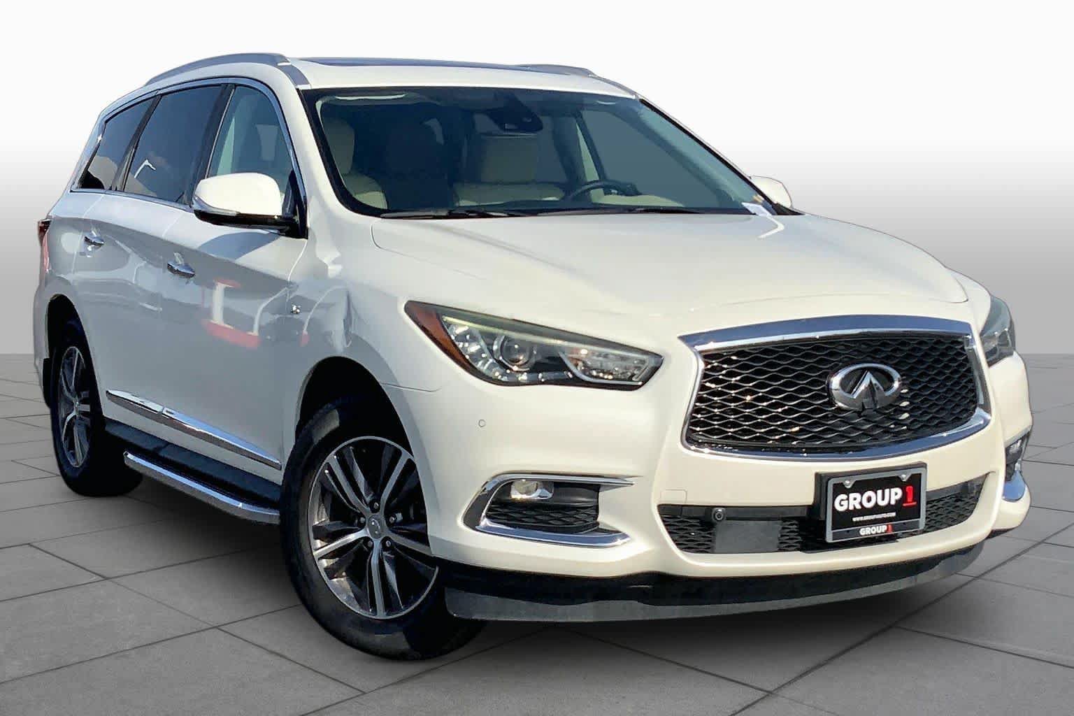 Used 2019 INFINITI QX60 Luxe w/ Essential Package AWD/4WD image 3