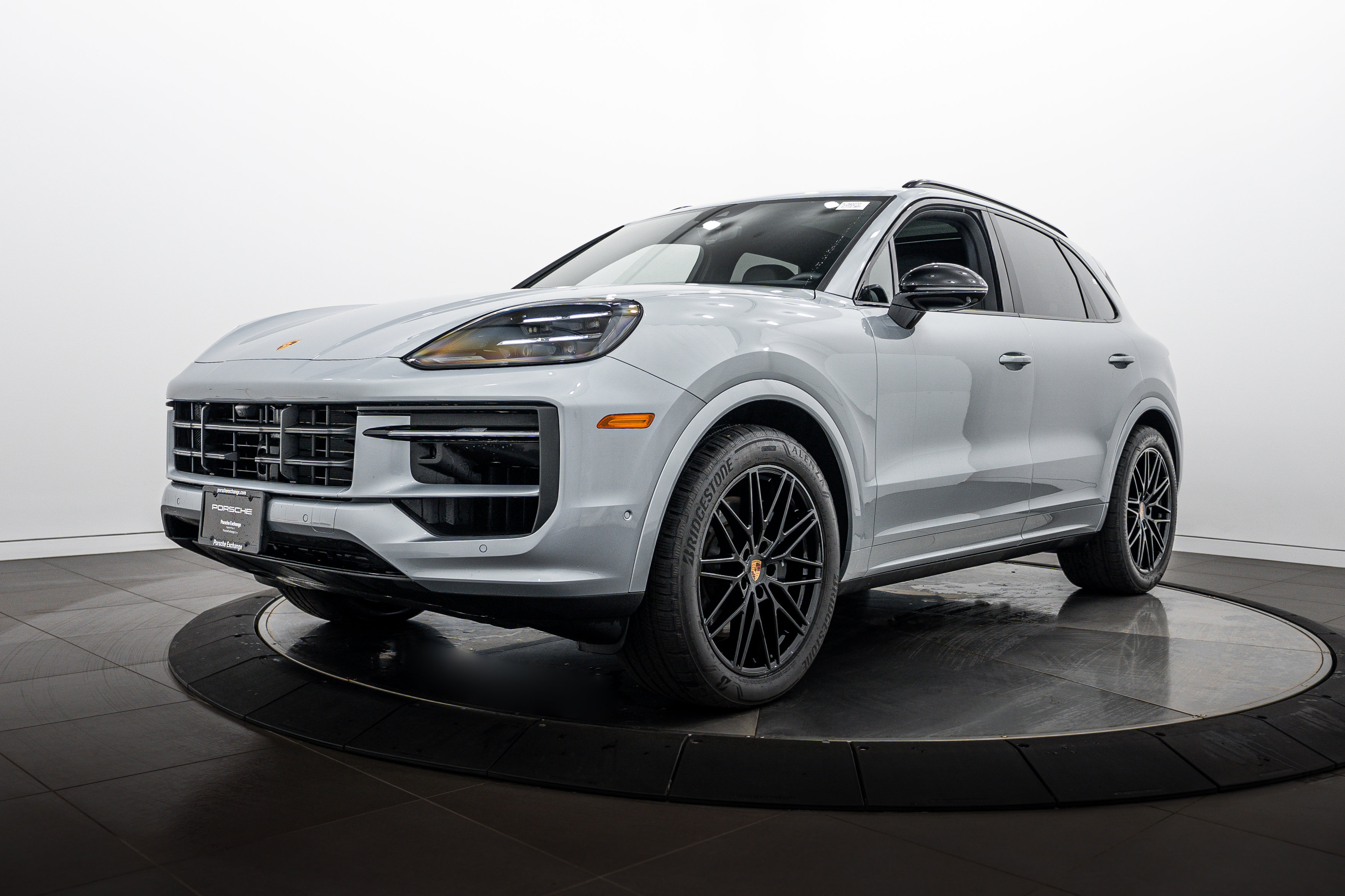 Certified 2026 Porsche Cayenne AWD/4WD image 1