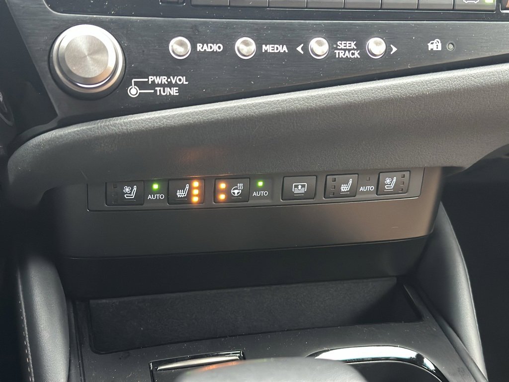 Used 2024 Lexus ES 350 Ultra Luxury image 15