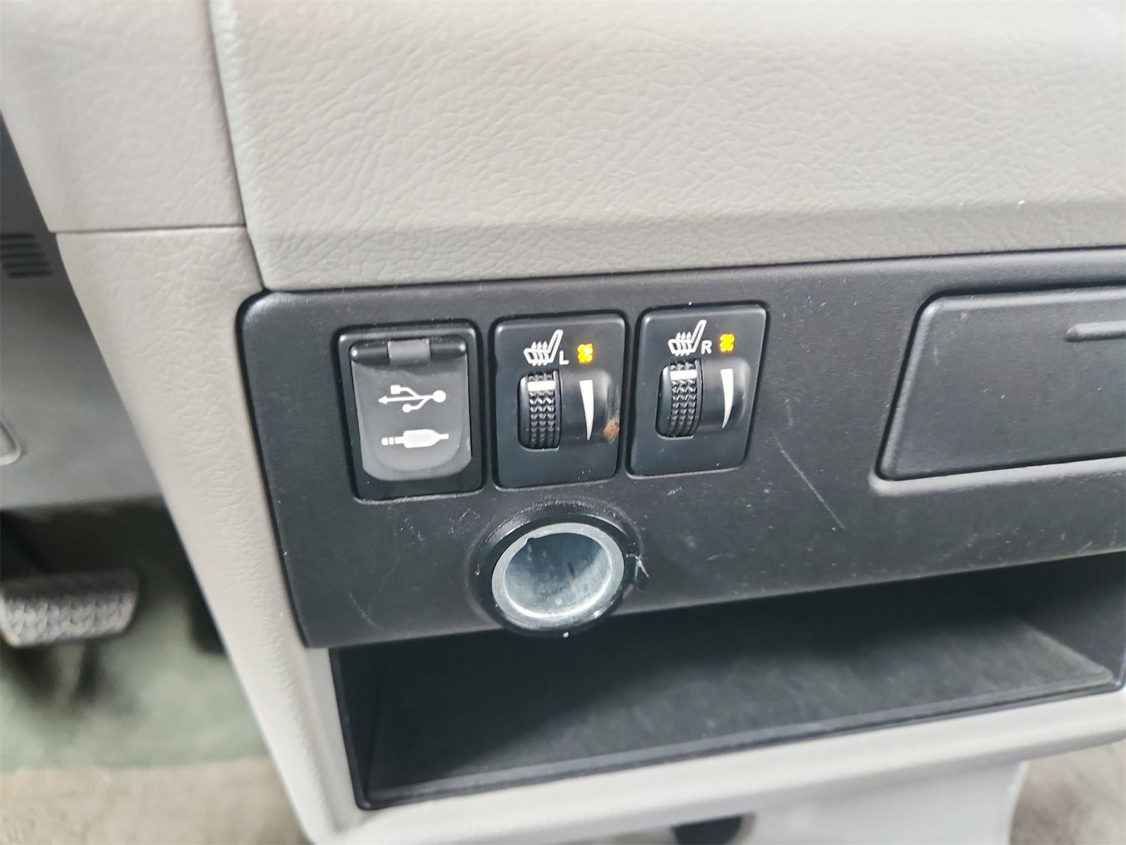 Used 2015 Toyota Sienna XLE Premium image 29