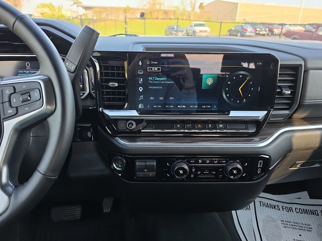 Used 2025 Chevrolet Silverado 2500 LT w/ Convenience Package image 20