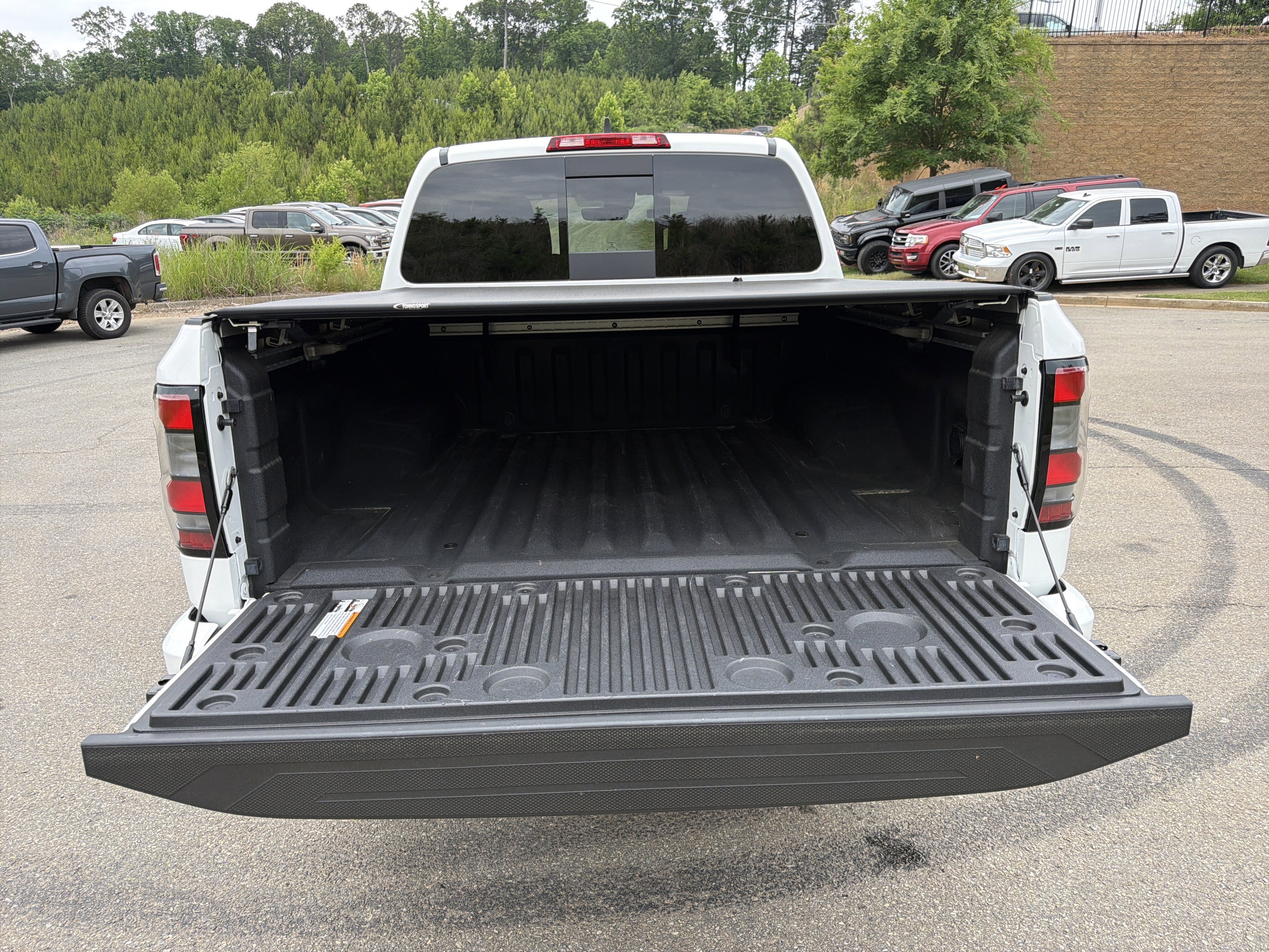 Used 2023 Nissan Frontier PRO-4X w/ Pro-4X Premium Package AWD/4WD image 18