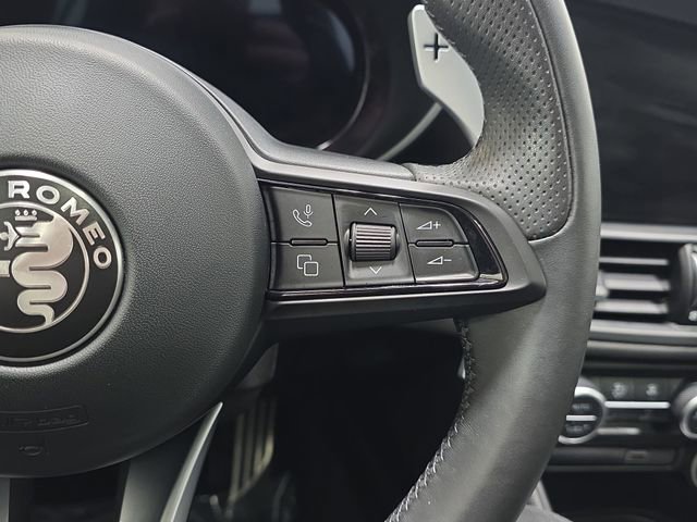 Used 2024 Alfa Romeo Giulia Veloce image 17