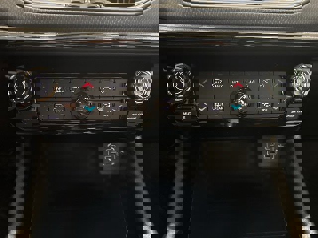 New 2025 Jeep Compass Latitude w/ Sun & Sound Group image 22