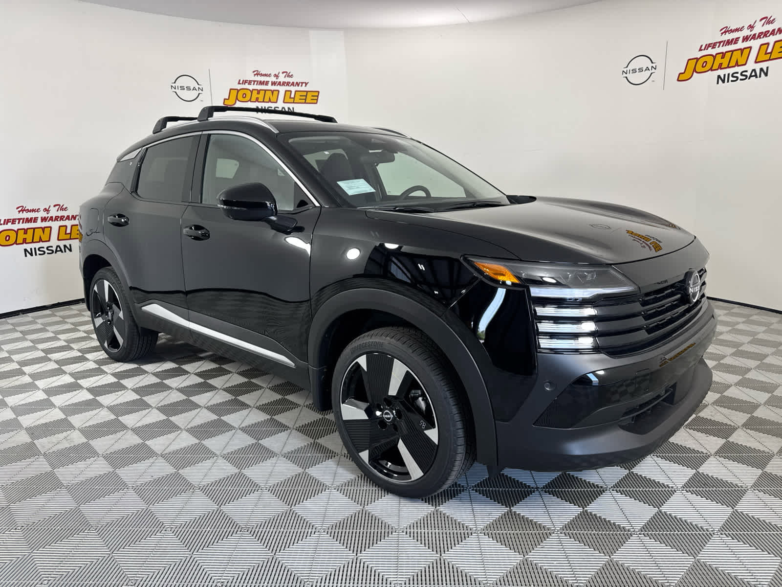 New 2026 Nissan Kicks SR image 7