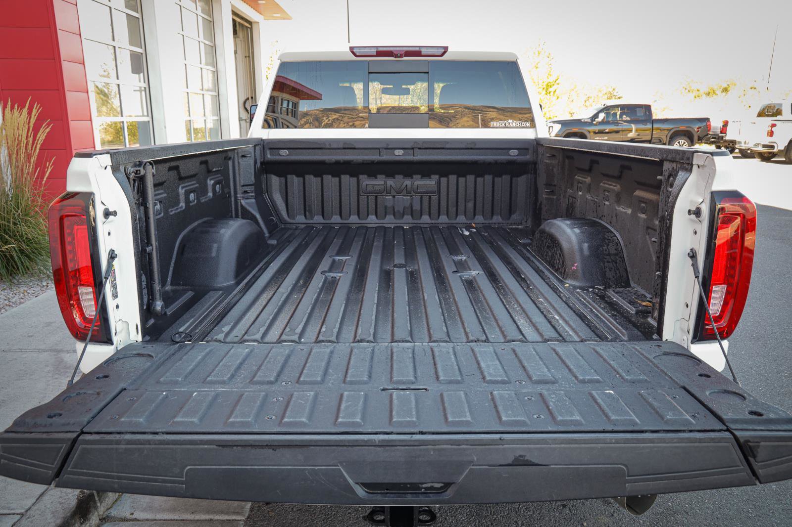 Used 2023 GMC Sierra 3500 SLT w/ SLT Convenience Package image 5