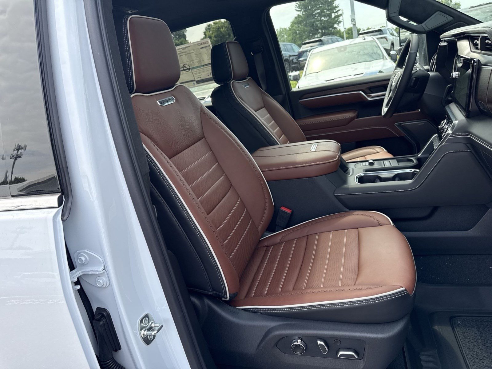 New 2026 GMC Sierra 2500 Denali Ultimate w/ Max Trailering Package AWD/4WD image 23