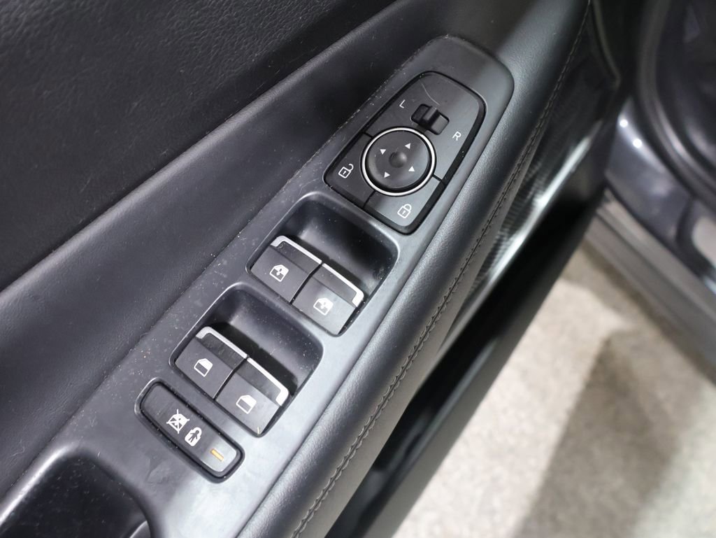 Used 2020 Hyundai Santa Fe Limited AWD/4WD image 15