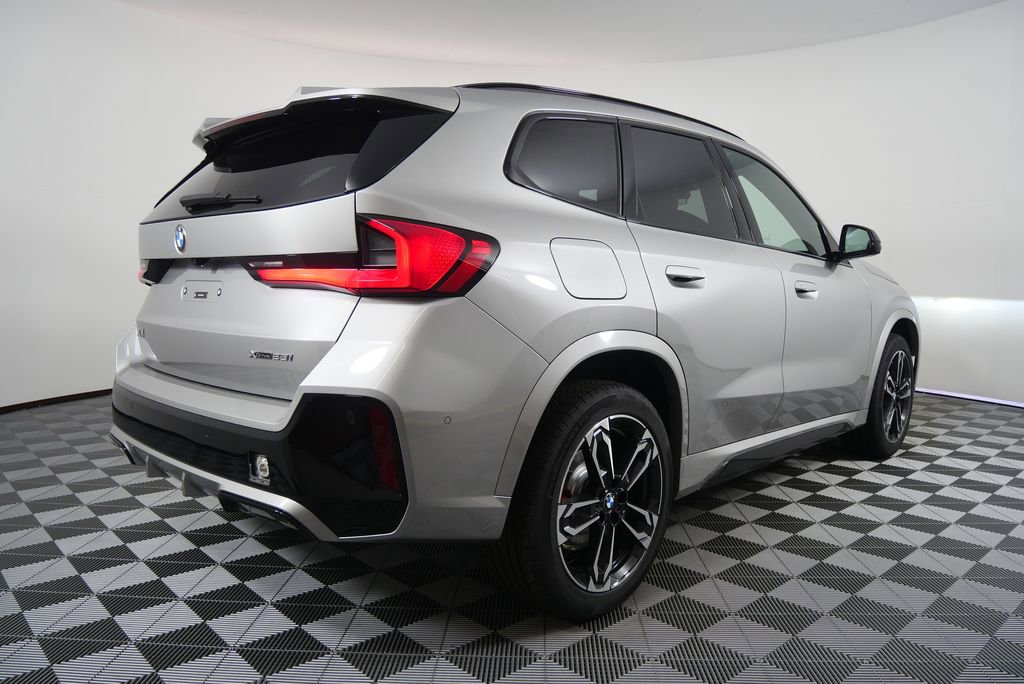 Used 2026 BMW X1 xDrive28i w/ Technology Package image 3
