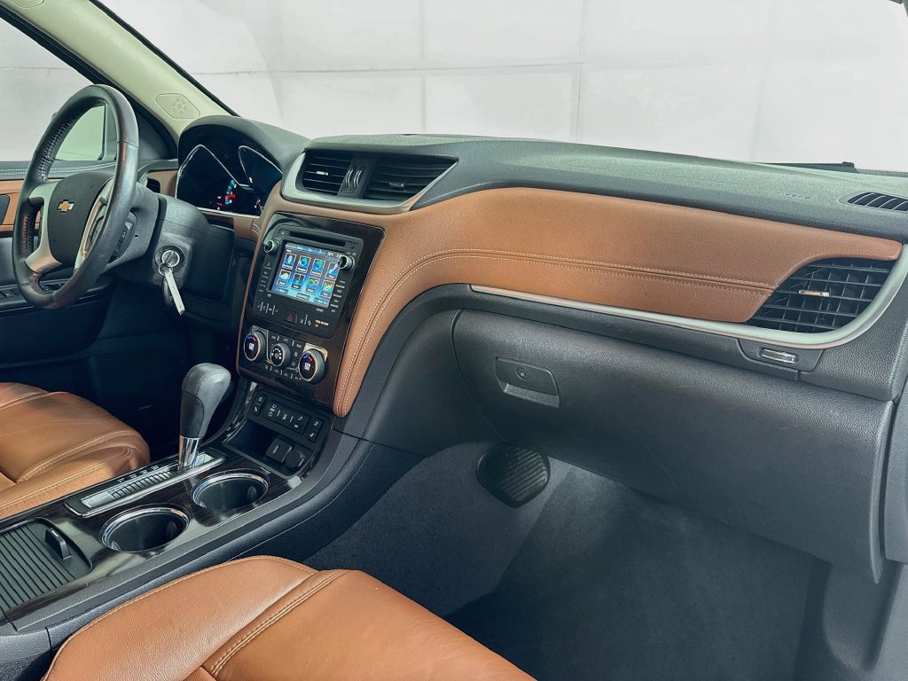 Used 2017 Chevrolet Traverse Premier FWD image 38