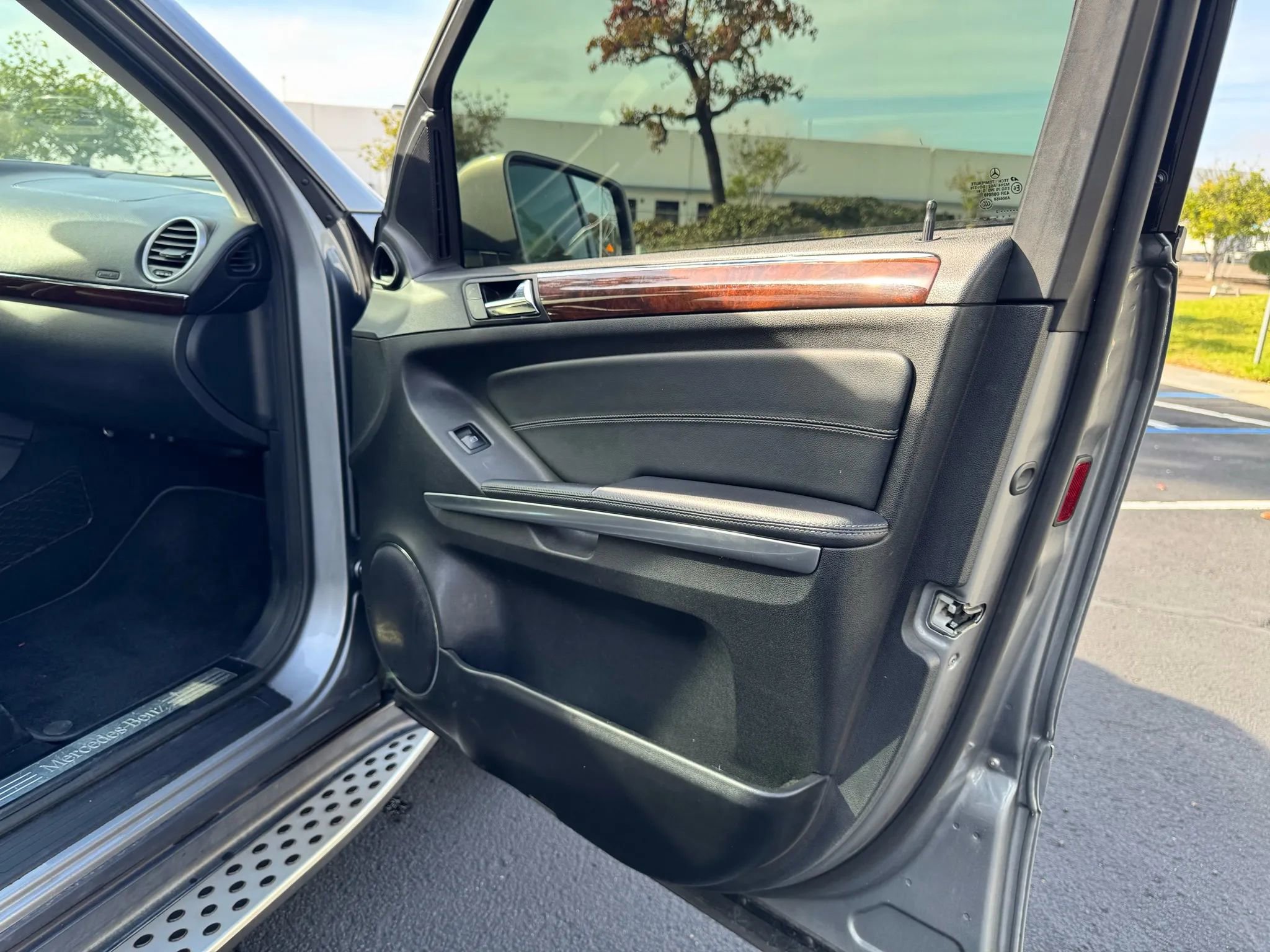 Used 2012 Mercedes-Benz GL 450 4MATIC image 24