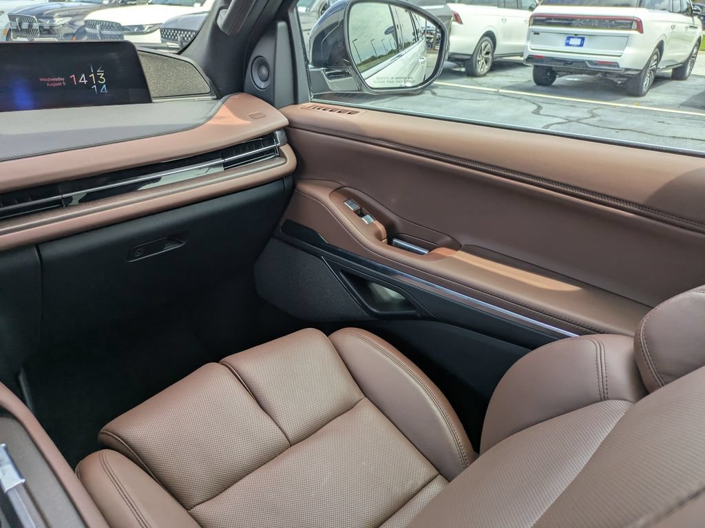 Used 2025 Lincoln Navigator Reserve AWD/4WD image 23