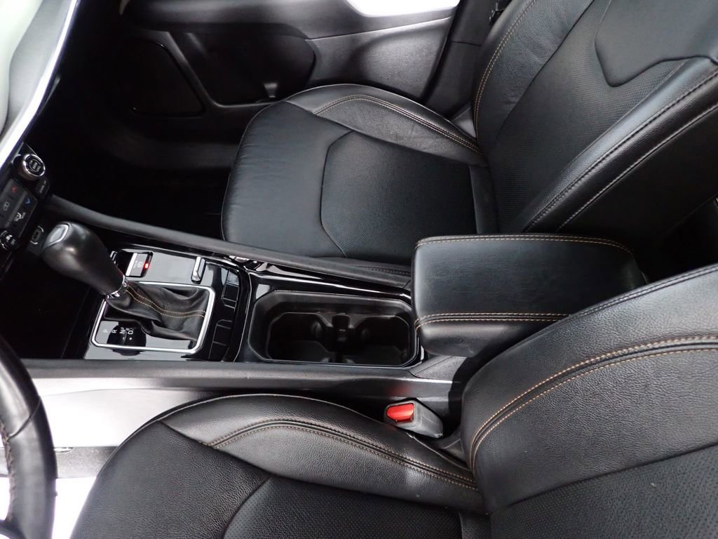 Used 2022 Jeep Compass Limited image 23