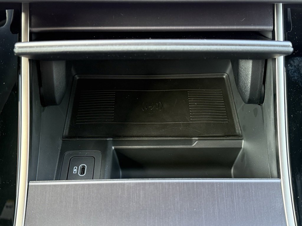 New 2026 Land Rover Range Rover Velar Dynamic SE image 22