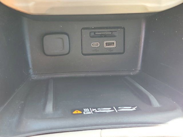 Used 2021 GMC Acadia Denali w/ Denali Technology Package image 32