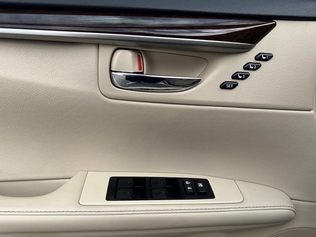 Used 2014 Lexus ES 350 w/ Luxury Package image 18