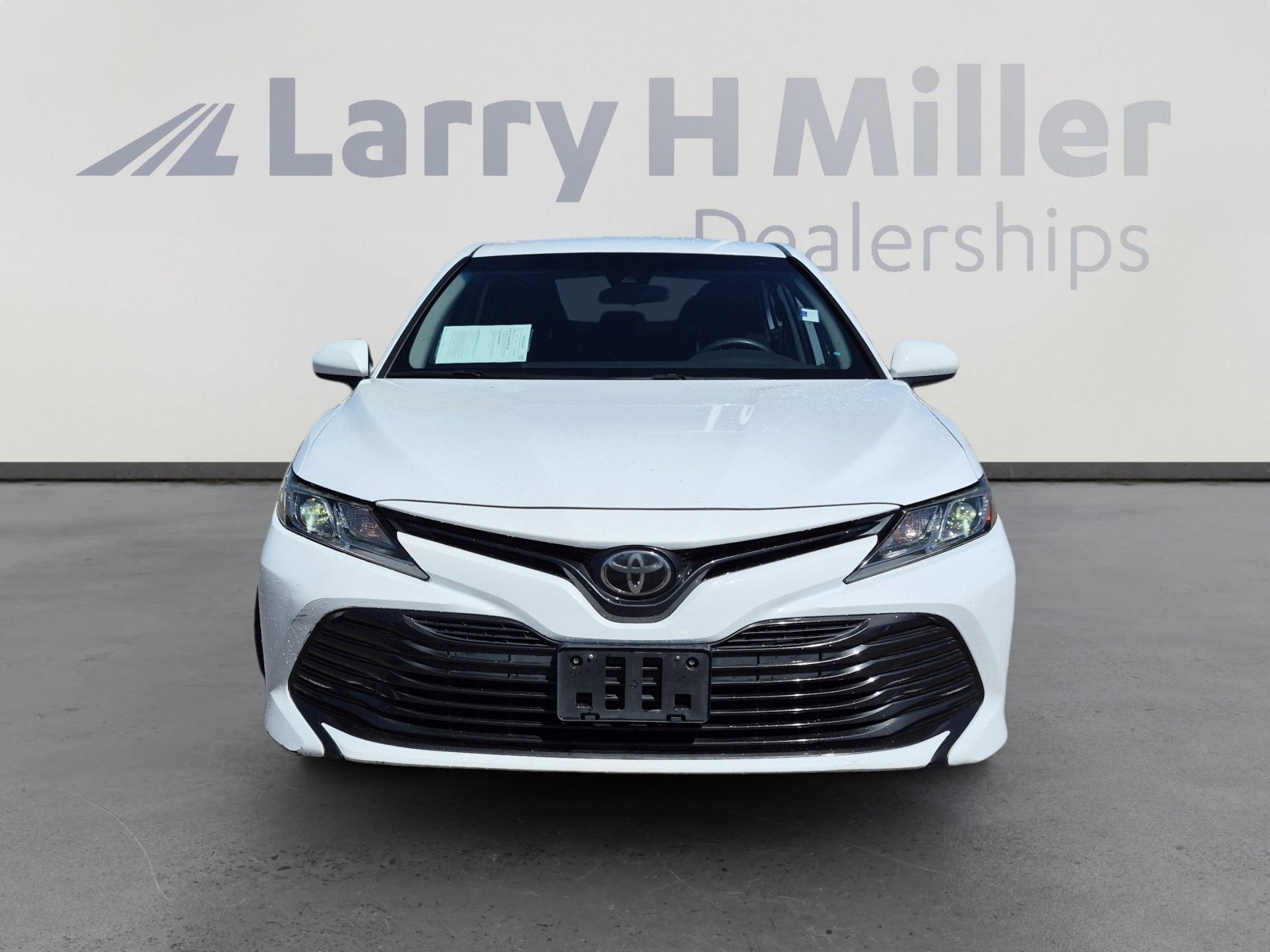 Used 2019 Toyota Camry LE FWD image 8
