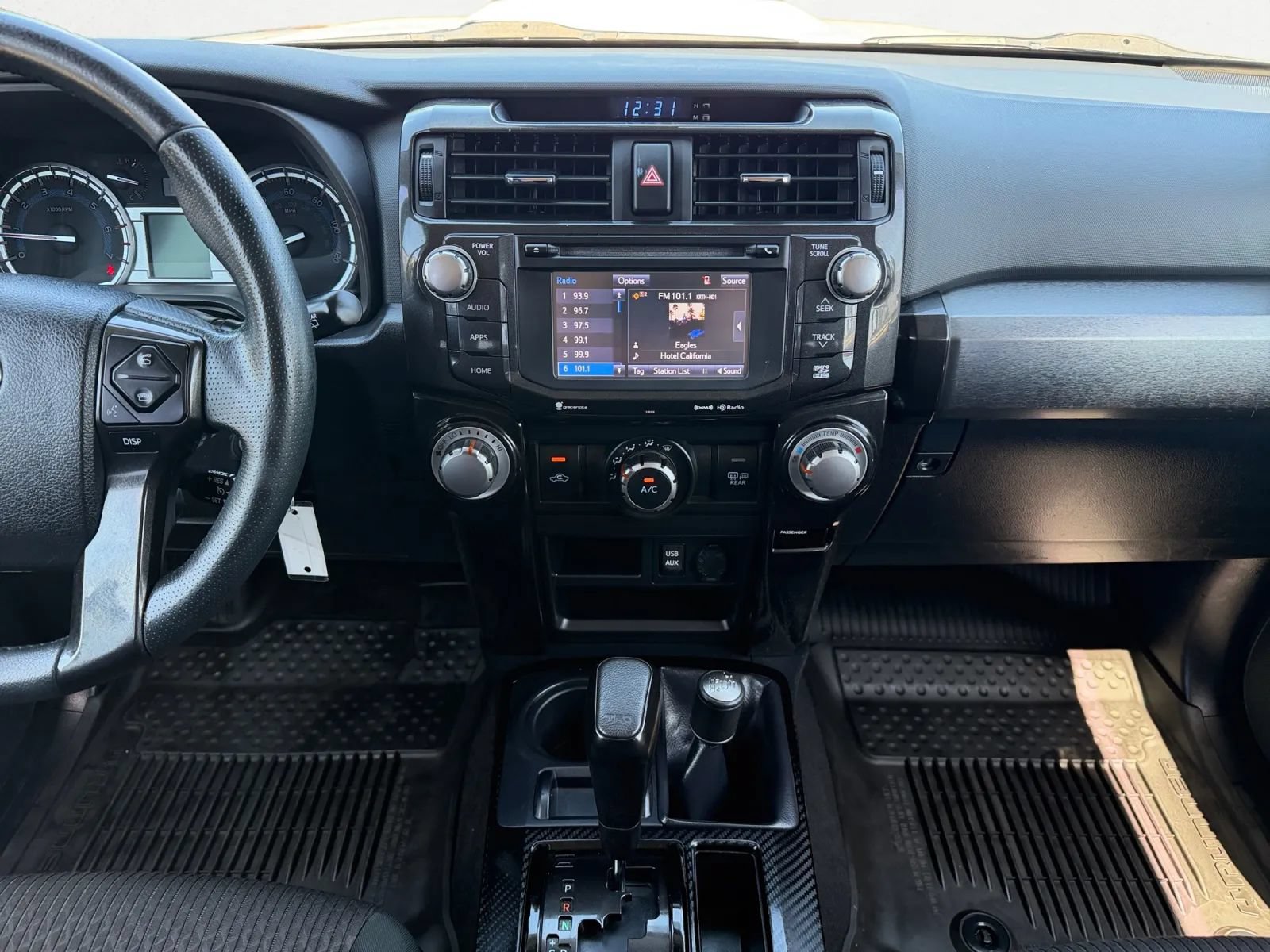 Used 2018 Toyota 4Runner TRD Off-Road AWD/4WD image 13