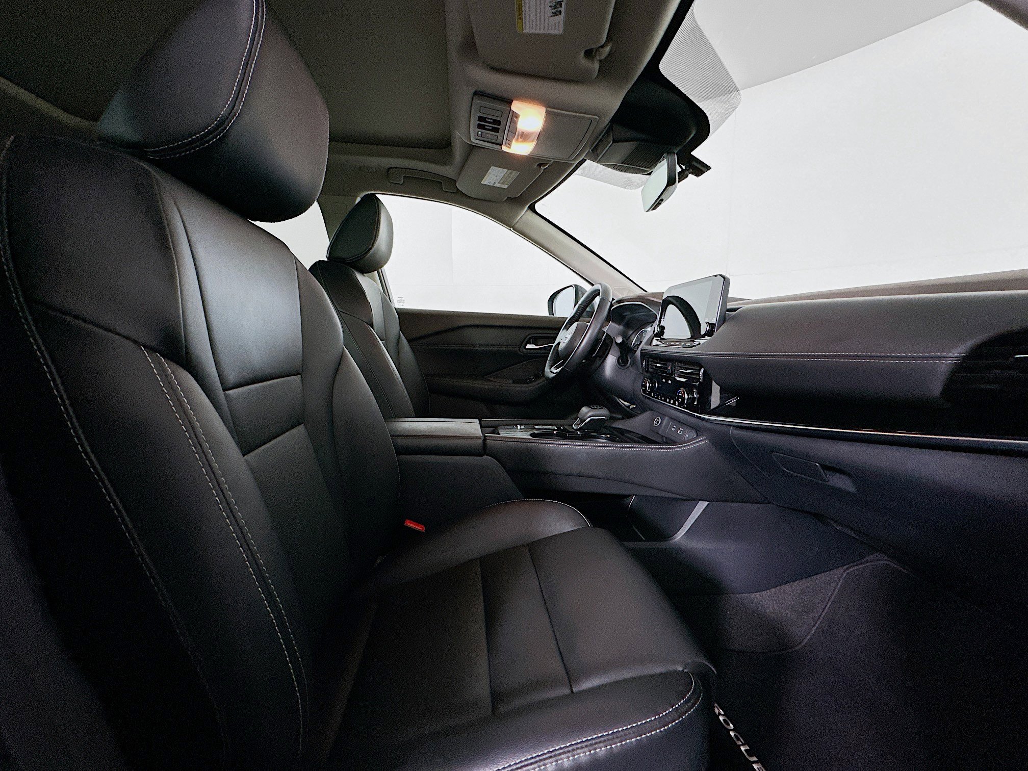 Used 2023 Nissan Rogue SL w/ SL Premium Package image 33