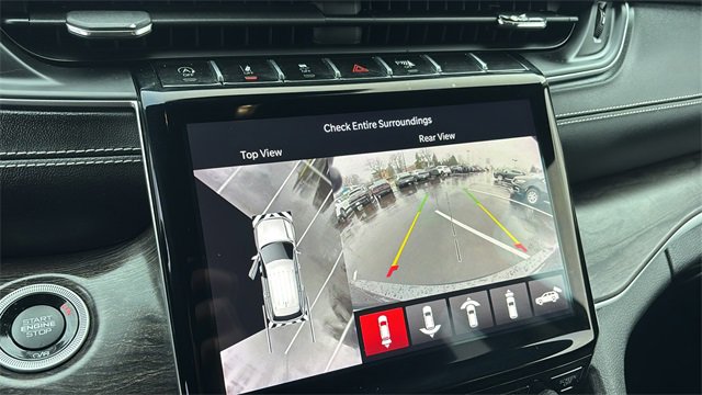 Used 2023 Jeep Grand Cherokee L Limited w/ Luxury Tech Group II image 19