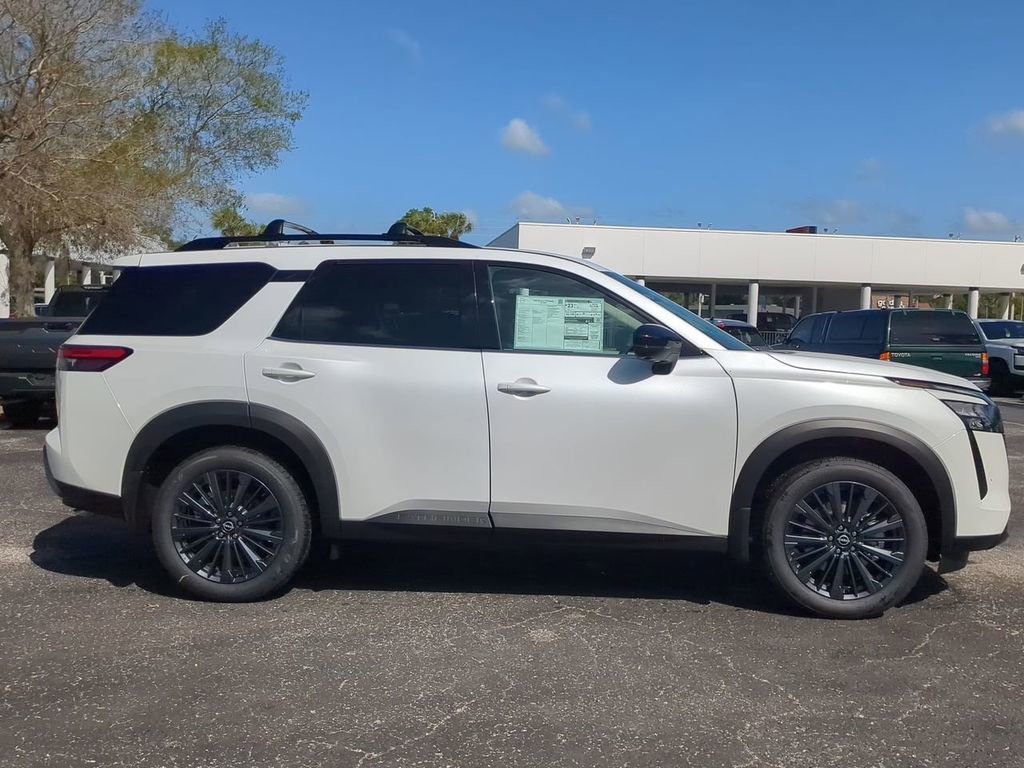New 2026 Nissan Pathfinder SL w/ SL Premium Package AWD/4WD image 4