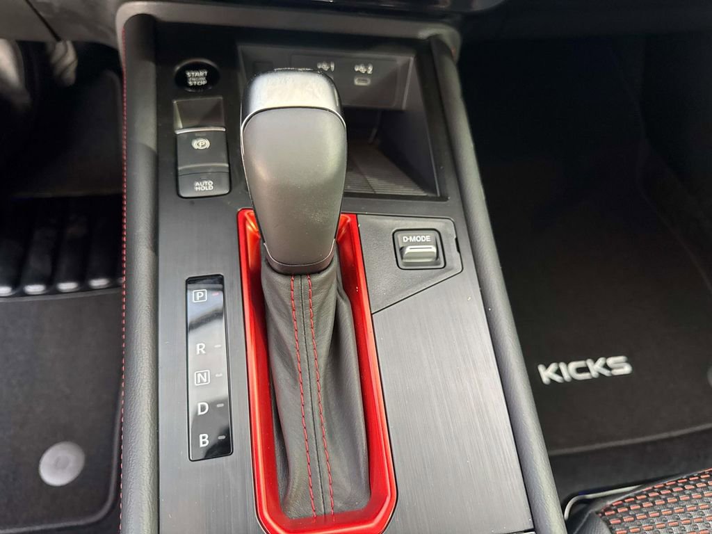 New 2026 Nissan Kicks SR w/ Illumination Package FWD image 12