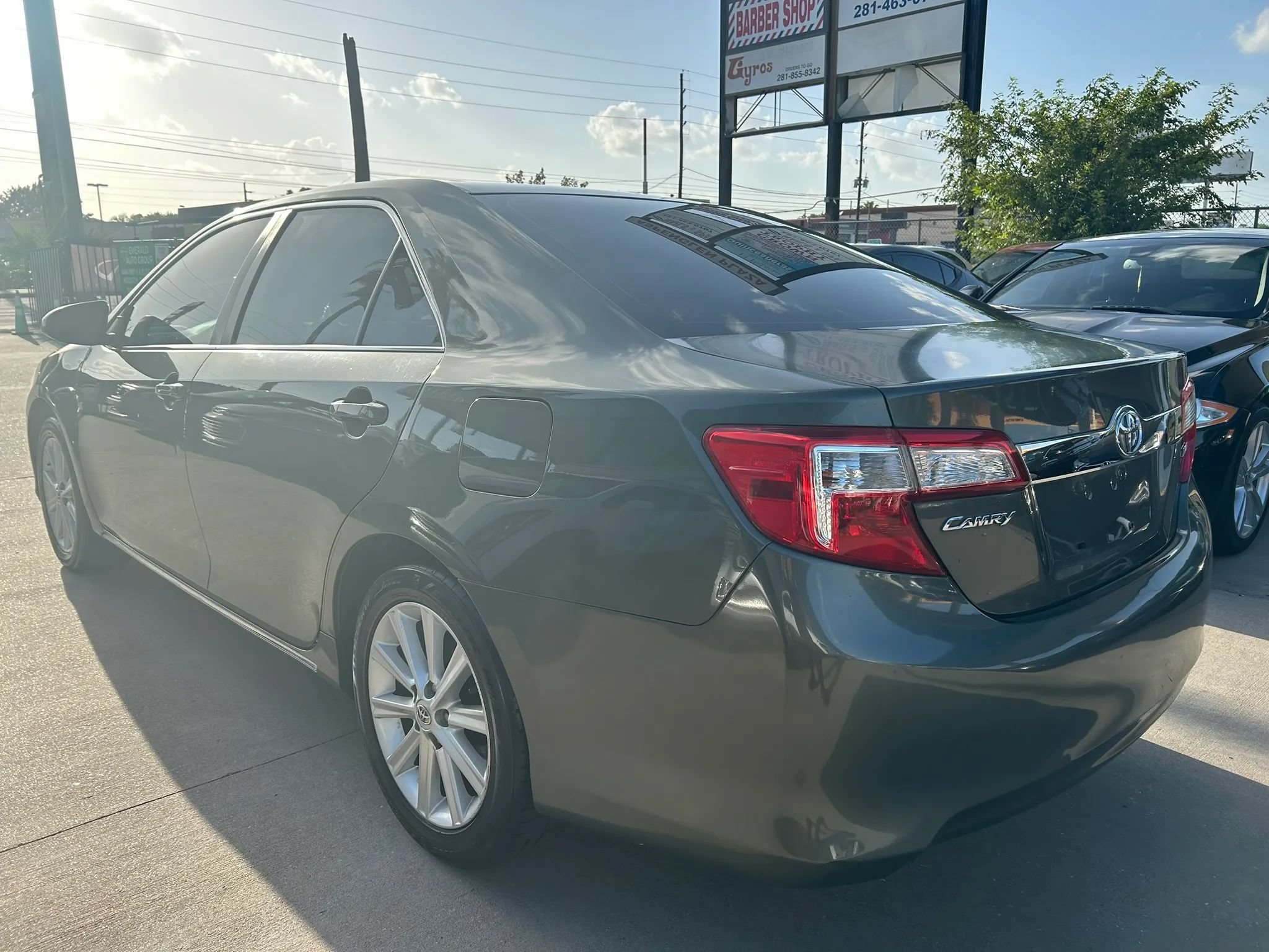 Used 2013 Toyota Camry XLE FWD image 3