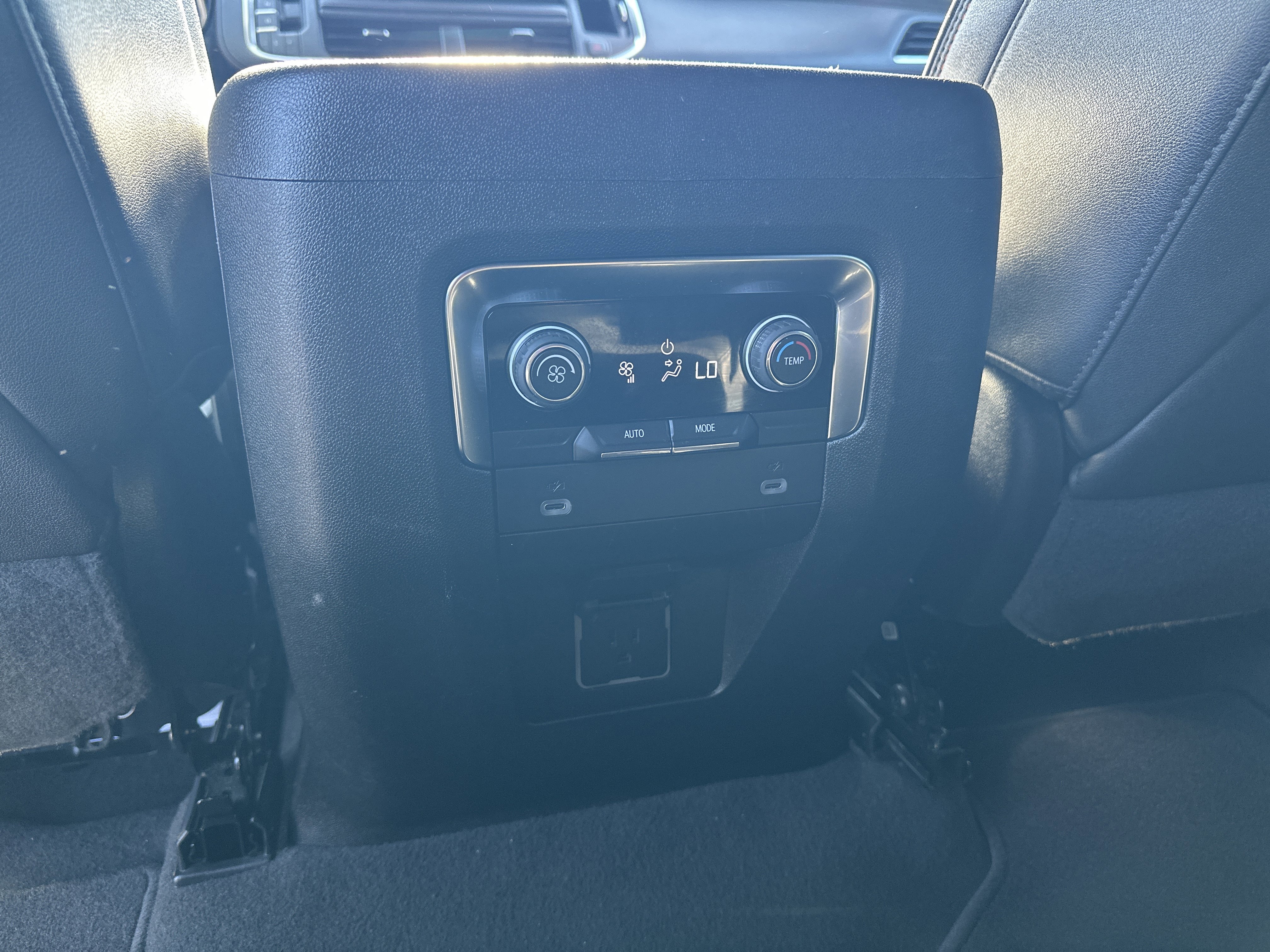 Certified 2024 Chevrolet Suburban RST image 23