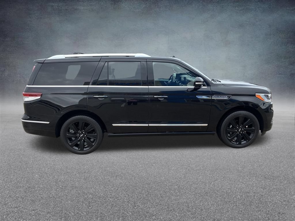 Used 2022 Lincoln Navigator Reserve AWD/4WD image 6
