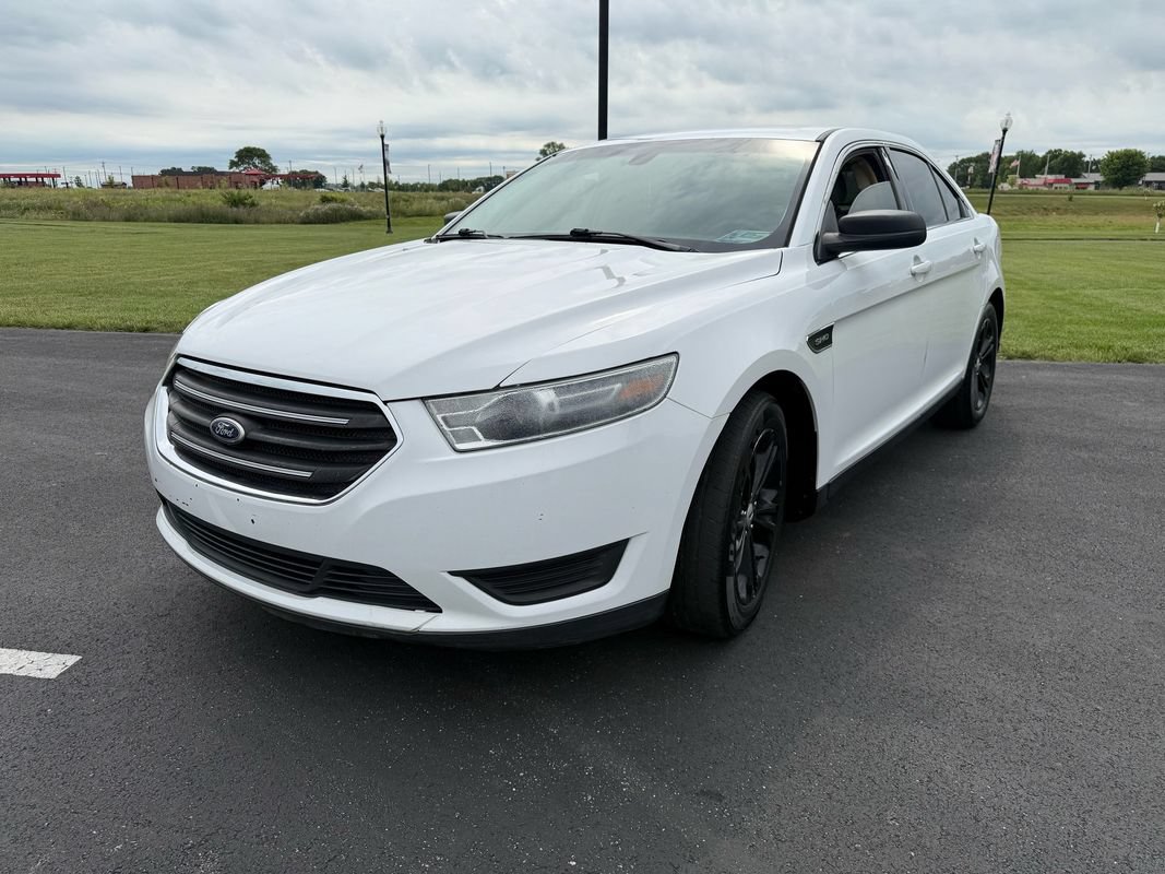Used 2016 Ford Taurus SE FWD image 4