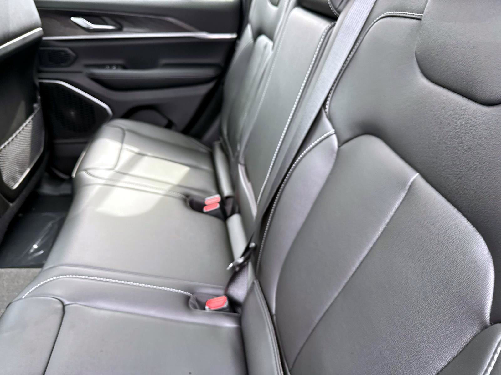 New 2026 Jeep Grand Cherokee Limited AWD/4WD image 5