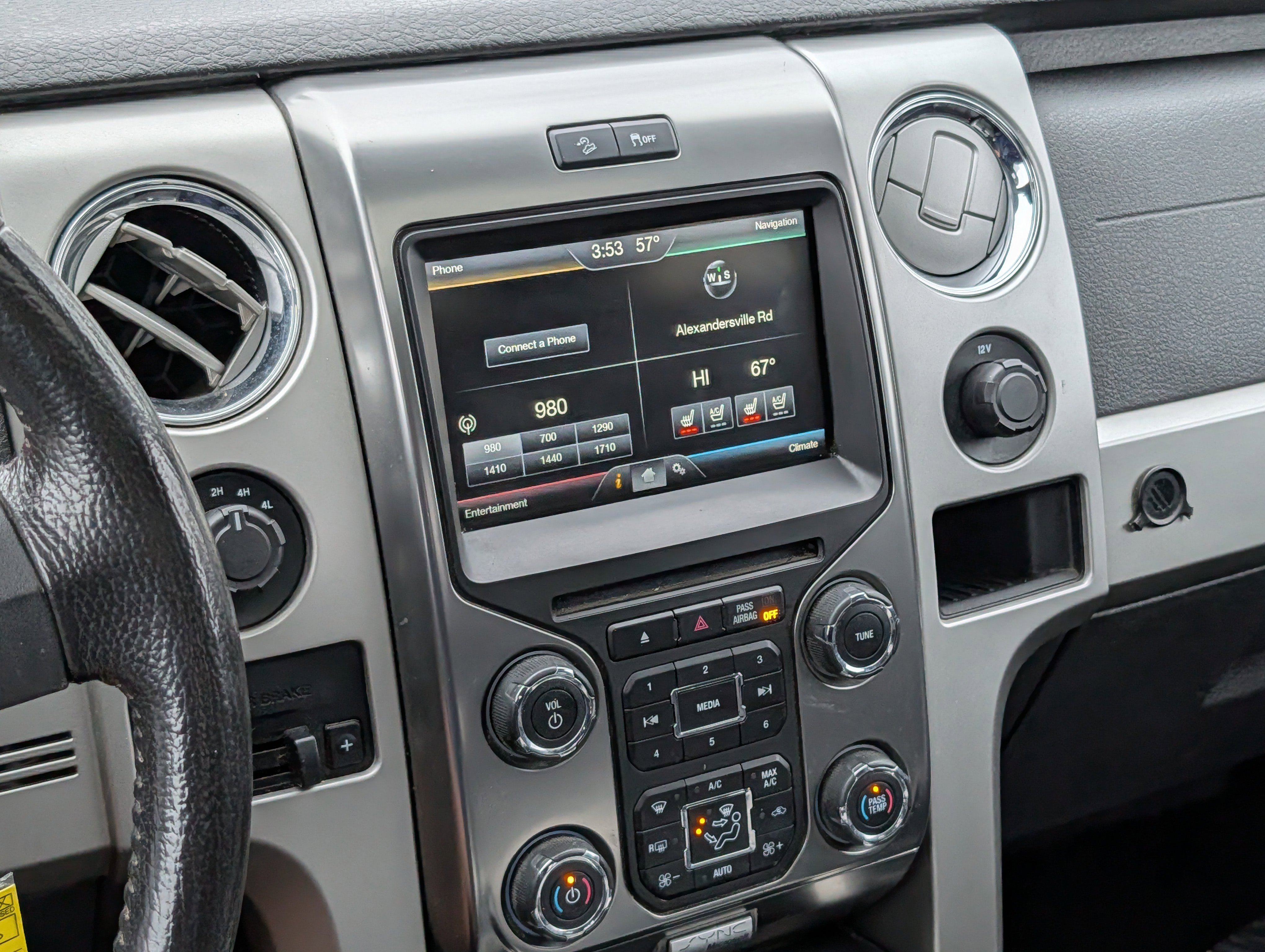Used 2014 Ford F150 FX4 w/ Equipment Group 402A Luxury AWD/4WD image 19