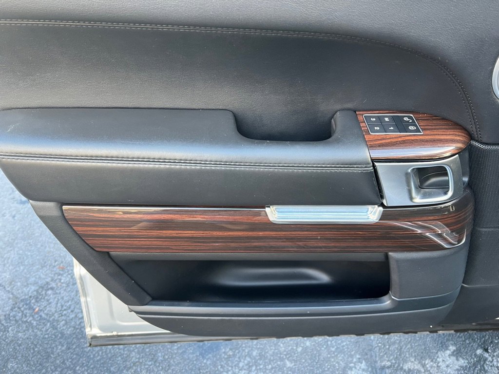 Used 2016 Land Rover Range Rover Supercharged image 41