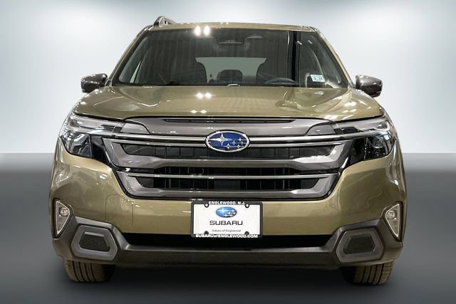 Used 2025 Subaru Forester Limited AWD/4WD image 2