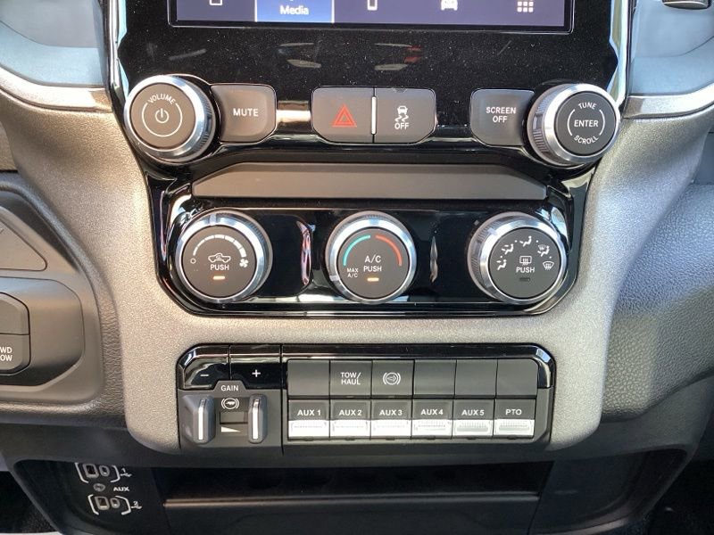 New 2026 RAM 5500 Tradesman w/ Chrome Appearance Group AWD/4WD image 36