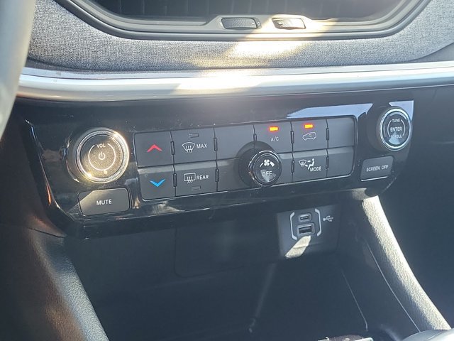Used 2022 Jeep Compass Latitude FWD image 24