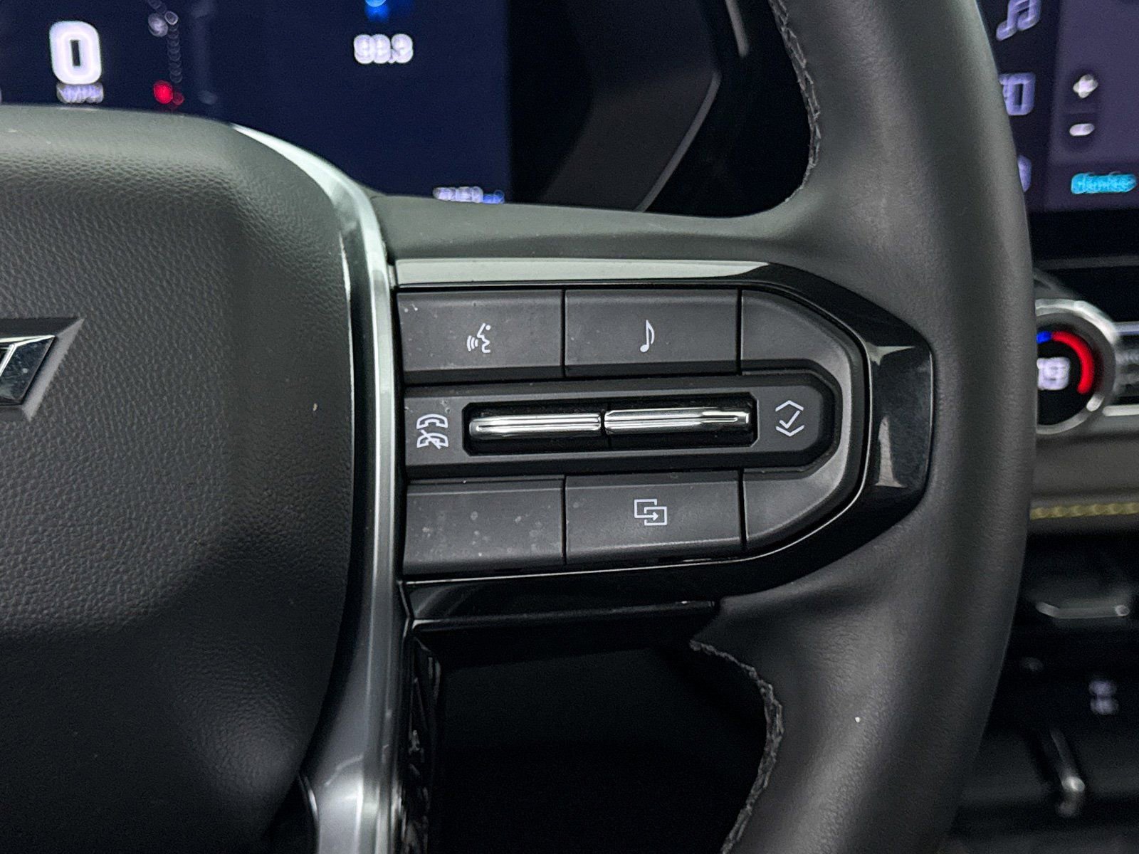 Used 2024 Chevrolet Colorado ZR2 image 33