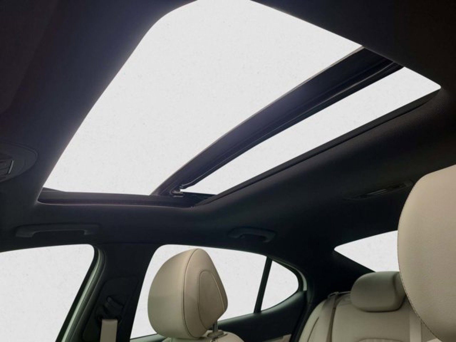 Used 2023 Genesis G70 2.0T w/ Sport Prestige Package AWD/4WD image 13