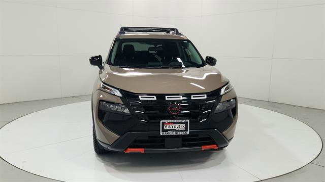 Used 2025 Nissan Rogue SV image 2